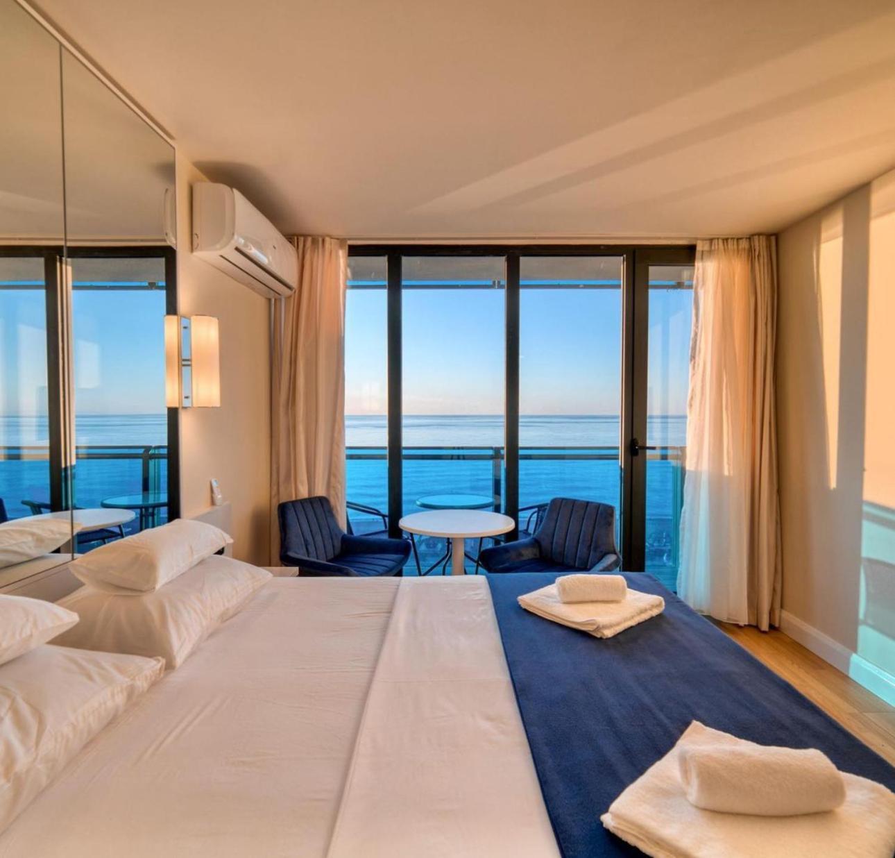 Orbi City Batumi Star Aparthotel Buitenkant foto